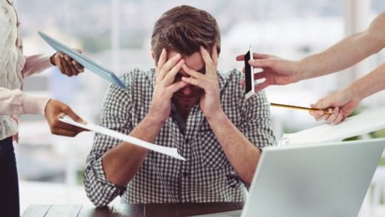 ¿Darlo todo en el trabajo?: El alto costo del malestar emocional en las empresas argentinas ¿Darlo todo en el trabajo?: El alto costo del malestar emocional en las empresas argentinas