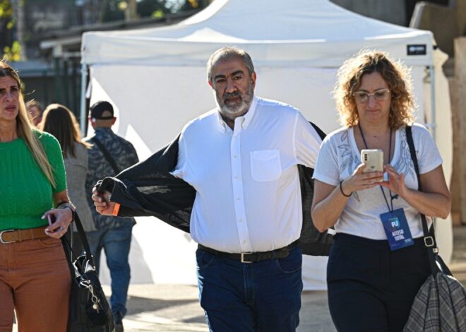 Bronca de los gremios con la CGT porque es "tibia" frente al fallo contra Cristina Bronca de los gremios con la CGT porque es "tibia" frente al fallo contra Cristina
