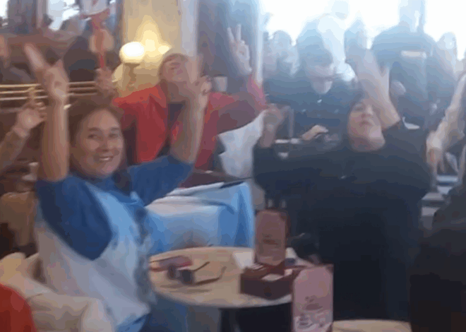 Escracharon a Mercedes Ninci en el Pertutti de Plaza de Mayo, al grito de "gorila" y "ensobrada"