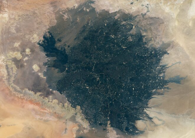 Imágenes satelitales de la NASA muestran un antiguo campo volcánico en medio del desierto del Sahara