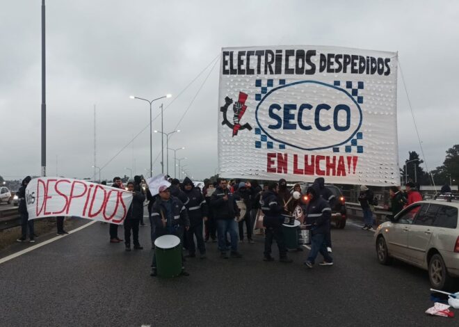 Corte total en el Buen Ayre: trabajadores una empresa de bebidas bloquean el paso por despidos