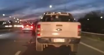 Córdoba: un conductor esquivó un control de alcoholemia y arrastró a un policía que quiso detenerlo