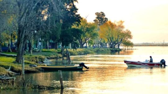 El pueblo más antiguo de Buenos Aires al que podés llegar en tren y disfrutar de un finde largo con mucha paz