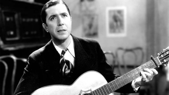 El largo viaje de los restos de Carlos Gardel: por qué tardaron meses en llegar a Buenos Aires