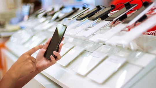 Corrientes: ¿llegó la baja de precios del Gobierno a celulares y TVs?