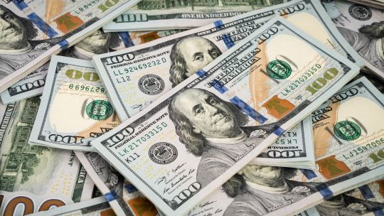 El dólar blue se vende estable este 26 de junio mientras que suben los dólares financieros