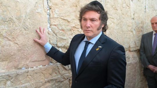 Stan Polovets le entrega el "Premio Nobel Judío" a Javier Milei: “Los ojos del mundo están sobre él”
