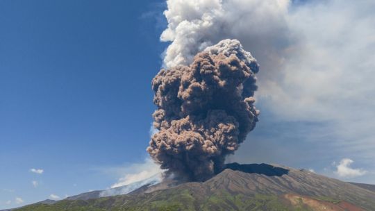 El Etna volvió a entrar en erupción El Etna volvió a entrar en erupción