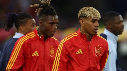 Lamine Yamal, la joya del Barcelona, volvió a brillar en la victoria de España contra Francia y opacó a Mbappé Lamine Yamal, la joya del Barcelona, volvió a brillar en la victoria de España contra Francia y opacó a Mbappé