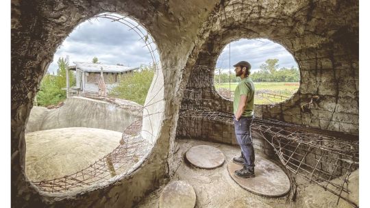 CONCEBIR HOGARES: JUAN PABLO GONDAR Y UNA MIRADA VITAL SOBRE LA ARQUITECTURA
