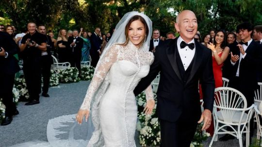 Famosos, lujos y protestas: las mejores fotos de la polémica boda de Jeff Bezos en Venecia Famosos, lujos y protestas: las mejores fotos de la polémica boda de Jeff Bezos en Venecia