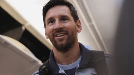 La euforia por Messi en el arribo de la Selección Argentina a Chile por el duelo de eliminatorias La euforia por Messi en el arribo de la Selección Argentina a Chile por el duelo de eliminatorias