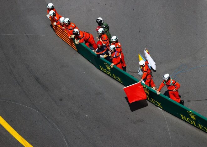 Cómo convertirse en comisario de carreras de Fórmula 1 Cómo convertirse en comisario de carreras de Fórmula 1