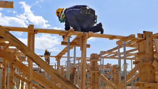 Obra pública en crisis: “El entorno de la construcción es uno de los más golpeados por este modelo económico de Luis Caputo”