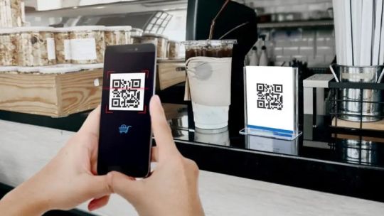 Dudas en el pago con dólares: “El pago con QR en las principales cadenas de supermercados no existe, no lo tienen implementado”