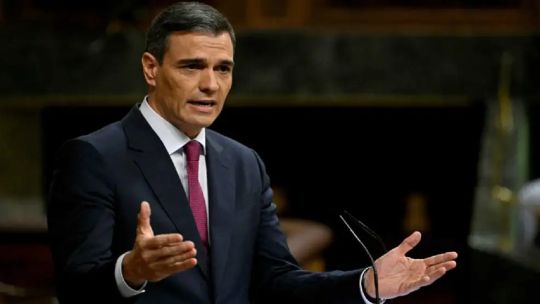 Pedro Sánchez: la credibilidad que se deshace como papel mojado Pedro Sánchez: la credibilidad que se deshace como papel mojado