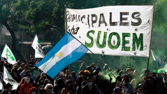 Suoem escala el conflicto y juega la carta provincial: busca arrinconar a Llaryora