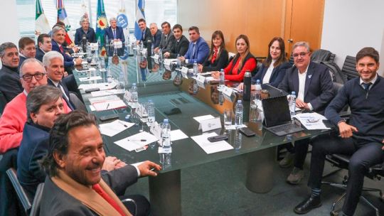 Gobernadores acusan a Milei de "robarse los ATN" y lanzan ley para coparticipar fondos Gobernadores acusan a Milei de "robarse los ATN" y lanzan ley para coparticipar fondos
