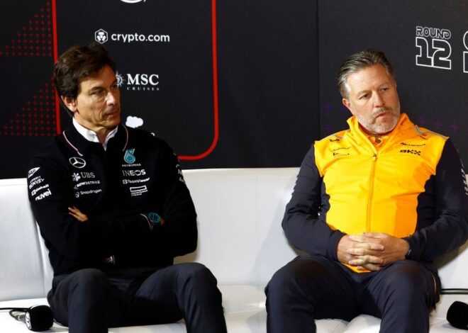 Toto Wolff aconseja a McLaren sobre cómo manejar a sus pilotos Toto Wolff aconseja a McLaren sobre cómo manejar a sus pilotos