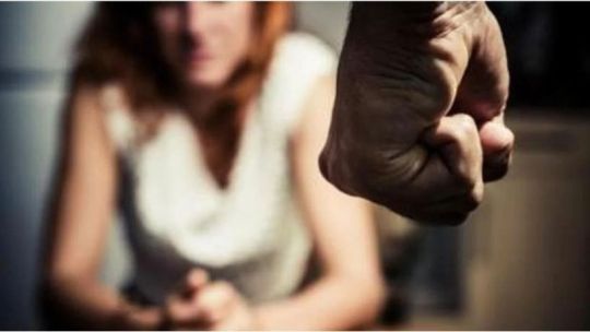 Condenan a un hombre por amenazar a su pareja con publicar videos íntimos Condenan a un hombre por amenazar a su pareja con publicar videos íntimos
