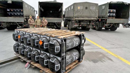Tibio acuerdo de Zelenski para que EE.UU. refuerce las defensas Tibio acuerdo de Zelenski para que EE.UU. refuerce las defensas