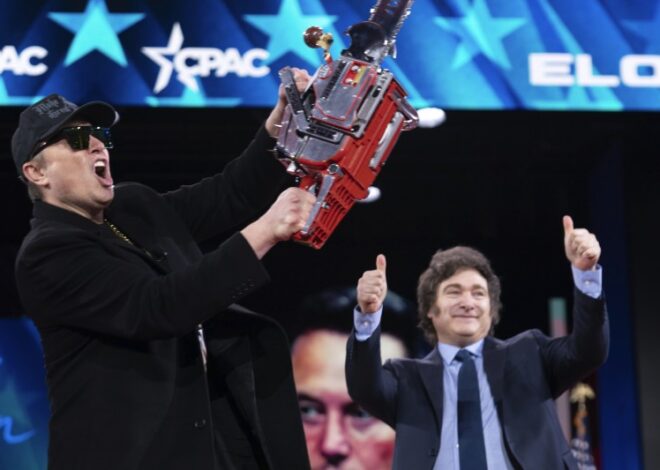 Elon Musk se arrepintió de haberse mostrado con la motosierra que le regaló Milei