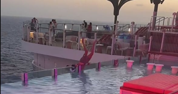 Un tripulante del crucero Icon of the Seas apuñaló a una compañera, se tiró por la borda y murió