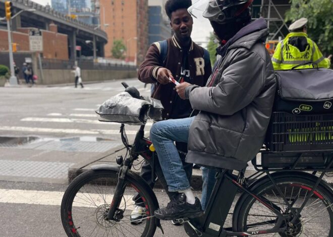 El cambio en Nueva York que castiga estas maniobras al andar en bicicletas eléctricas: hay temor entre inmigrantes