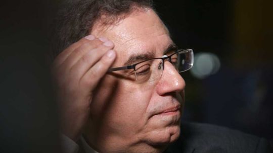 Maslatón a “Toto” Caputo: “Campeón, liberá el mercado de una vez”