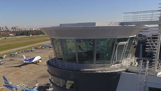 Sin acuerdo con el gobierno, habrá paro de controladores aéreos hasta que terminen las vacaciones de invierno Sin acuerdo con el gobierno, habrá paro de controladores aéreos hasta que terminen las vacaciones de invierno