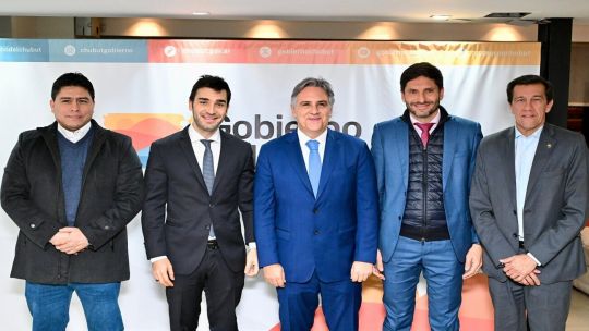 Cinco gobernadores lanzaron una alianza electoral federal para enfrentar a Javier Milei en las elecciones de octubre