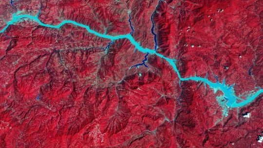 Vista aérea de la presa de Las Tres Gargantas desde el satélite Landsat 8 de la NASA