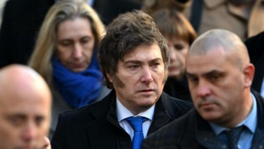 En medio del tenso cierre de listas, Milei denunció maniobras del peronismo: “No dimensionan el monstruo que enfrentamos” En medio del tenso cierre de listas, Milei denunció maniobras del peronismo: “No dimensionan el monstruo que enfrentamos”