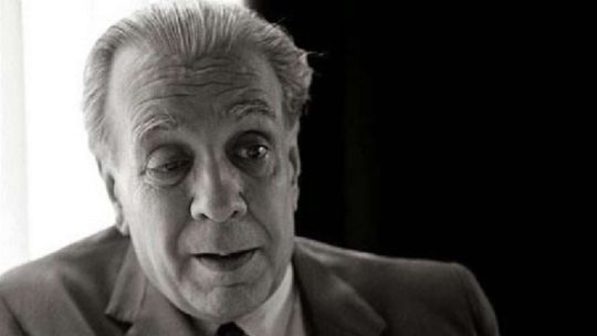 Hace 40 años, Jorge Luis Borges asistía al Juicio a la Juntas para escuchar la declaración de un sobreviviente