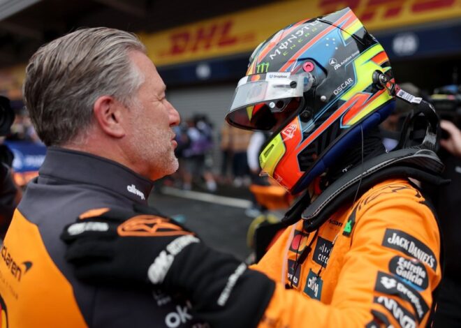 Zak Brown sobre el récord de puntos de Piastri: "Es una máquina" Zak Brown sobre el récord de puntos de Piastri: "Es una máquina"