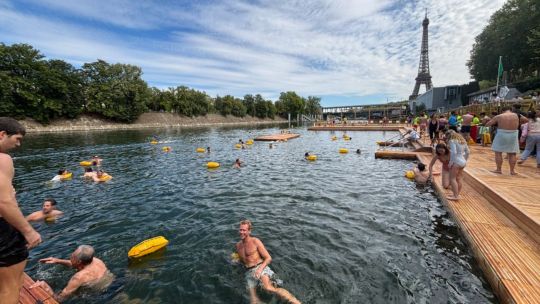 Volvieron a permitir nadar en el río Sena después de 100 años: cómo fue la experiencia Volvieron a permitir nadar en el río Sena después de 100 años: cómo fue la experiencia