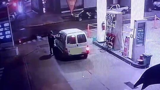 Corrientes: un hombre cargó combustible, amenazó al playero con un arma y se fue sin pagar
