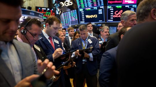 Viernes con mercados en alza: los ADR's suben en Wall Street y los bonos extienden ganancias