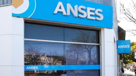 Calendario ANSES 2025: Quiénes cobran jubilaciones, pensiones y asignaciones hoy 22 de agosto