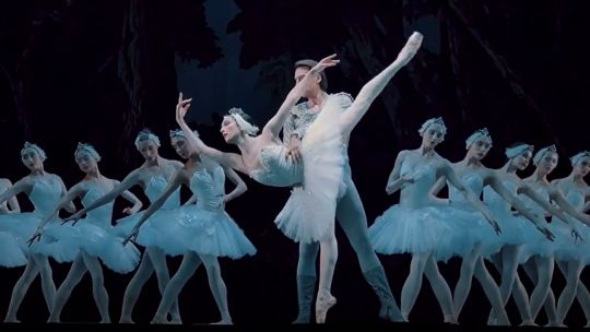 El Ballet Estable del Teatro Colón celebró su centenario con una gala histórica El Ballet Estable del Teatro Colón celebró su centenario con una gala histórica