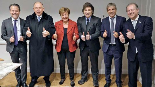 Jubilaciones, AUH y subsidios, eje del súper ajuste adicional que reclama el FMI para mantener la deuda “sostenible” Jubilaciones, AUH y subsidios, eje del súper ajuste adicional que reclama el FMI para mantener la deuda “sostenible”