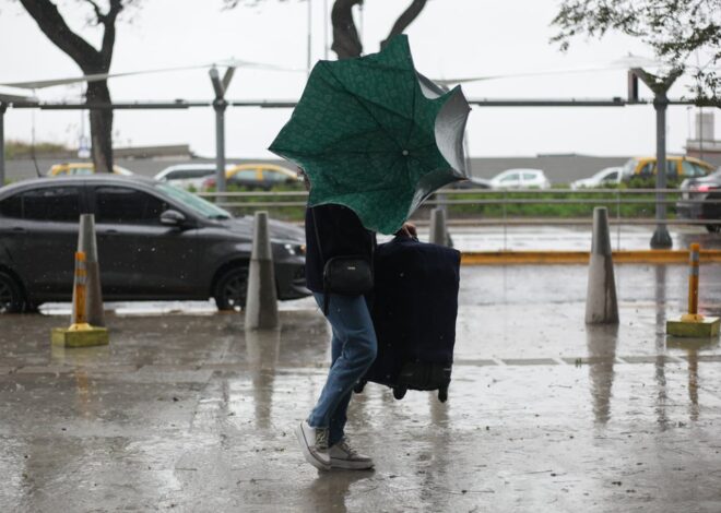 Hay alertas de lluvias y vientos fuertes por la tormenta de Santa Rosa: qué día llega a Buenos Aires Hay alertas de lluvias y vientos fuertes por la tormenta de Santa Rosa: qué día llega a Buenos Aires