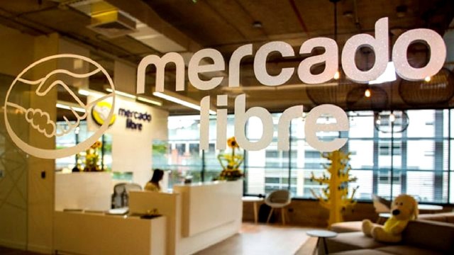 Inversores decidieron qué harán con las acciones de Mercado Libre, tras su derrumbe Inversores decidieron qué harán con las acciones de Mercado Libre, tras su derrumbe