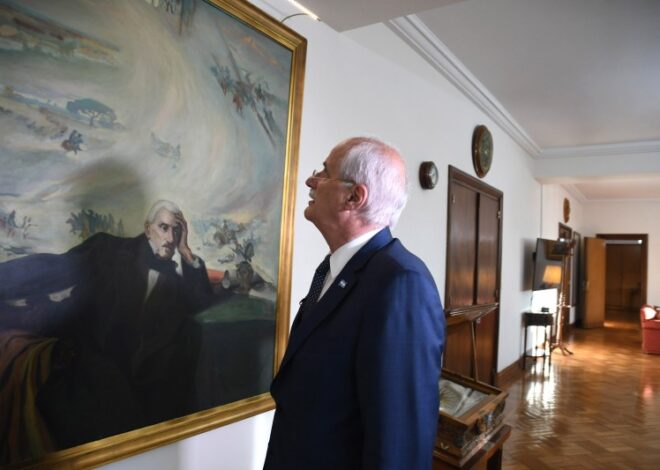 Kicillof propone al ex canciller Taiana como cabeza de la lista de diputados nacionales Kicillof propone al ex canciller Taiana como cabeza de la lista de diputados nacionales