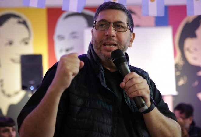 La Cámpora cedió y Olmos se queda con el segundo lugar de la lista  en Capital