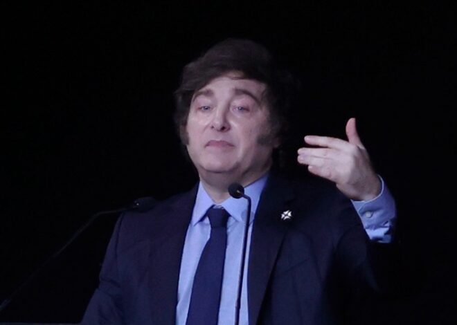 Milei: "Si fuera cierto que no llegan a fin de mes, la calle tendría que estar llena de cadáveres" Milei: "Si fuera cierto que no llegan a fin de mes, la calle tendría que estar llena de cadáveres"