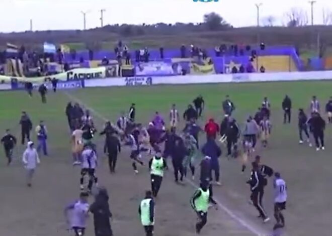 El Gobierno le prohibió el ingreso a las canchas a los hinchas que agredieron a Luis Ventura en un partido del ascenso El Gobierno le prohibió el ingreso a las canchas a los hinchas que agredieron a Luis Ventura en un partido del ascenso