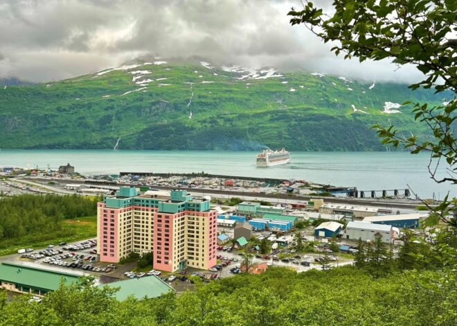 Así es la ciudad de Alaska cuyos residentes viven y trabajan dentro de un solo edificio para evitar el clima extremo Así es la ciudad de Alaska cuyos residentes viven y trabajan dentro de un solo edificio para evitar el clima extremo