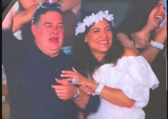 Coldplay volvió a captar a una pareja con la “kiss cam” y el momento se volvió viral: “¿Es tu papá?” Coldplay volvió a captar a una pareja con la “kiss cam” y el momento se volvió viral: “¿Es tu papá?”