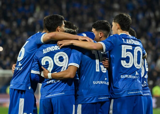 En el partido de los tres penales, Vélez venció por 2-1 a un Independiente que está en caída libre